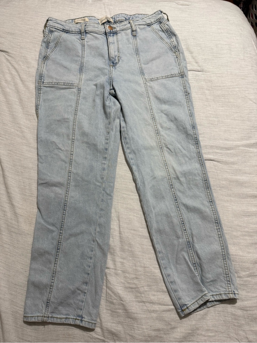 Universal Thread Light Blue High-Rise Women's Jeans